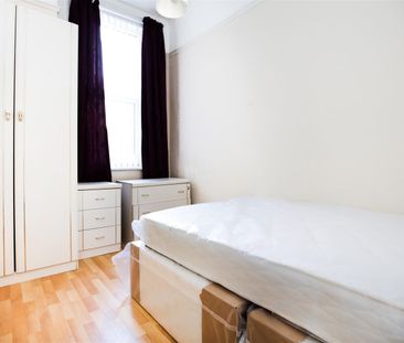 2 bed flat to rent in Cartington Terrace, Newcastle Upon Tyne, NE6 - Photo 1