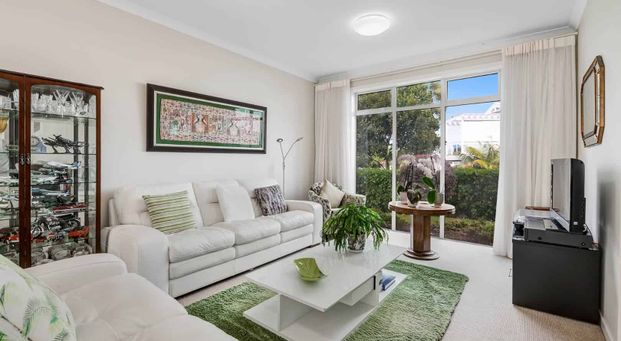 Stunning Home in Prime Orewa Location - Photo 1