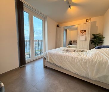 Twee-slaapkamerappartement met ondergrondse autostaanplaats in Meul... - Photo 2
