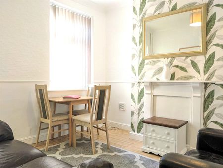 3 bedroom terraced house to rent - Photo 2