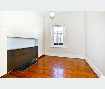 Large Character Home! - Photo 6