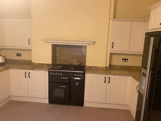 4 bedroom semi-detached house to rent - Photo 1