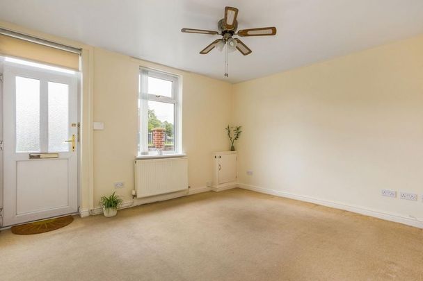 2 bedroom semi-detached house to rent - Photo 1