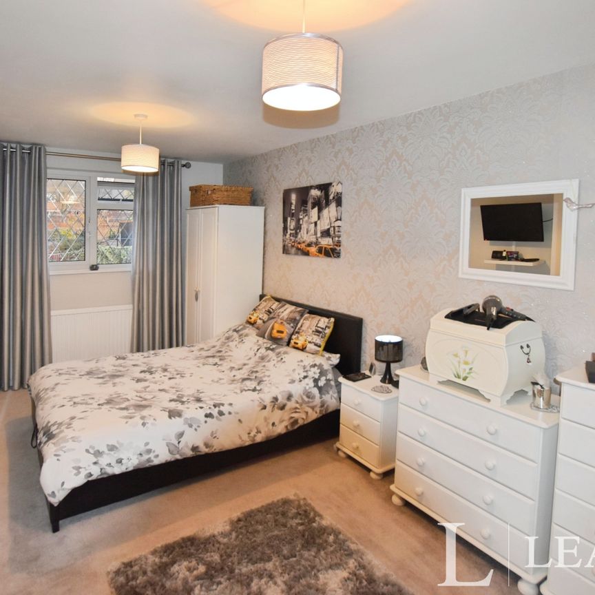 2 bedroom mid-terrace to rent Abbotsweld, Harlow - Photo 1