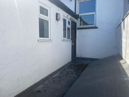 Leigh-on-Sea, SS9 - Photo 3