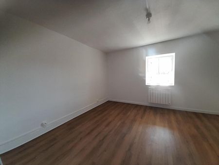 Location Appartement 3 pièces 72m² MACON 71000 - Photo 3