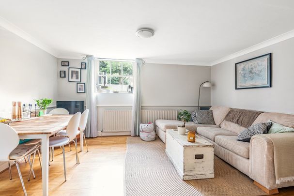 Connaught Mews, London, SE18 - Photo 1