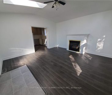 Detached Home For Lease | X8121500 - Photo 2