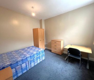 5 bedroom flat to rent - Photo 6
