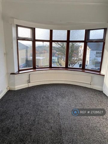 3 bedroom semi-detached house to rent - Photo 3