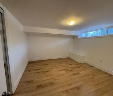 For Lease - 44 Richardson Drive, Aurora, Ontario - Photo 2