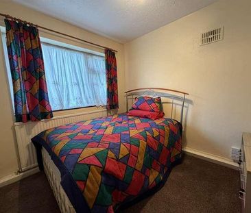 Claire Gardens, Stanmore, HA7 - Photo 5