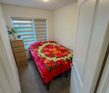 For Lease - 32 Reid Avenue, Hamilton, Ontario - Photo 2