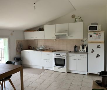 A louer Appartement T2 Bis Chateauneuf Du Pape centre, env.45m², - Photo 2