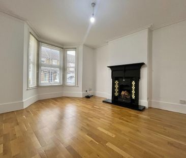 3 bedroom end of terrace house to rent - Photo 1