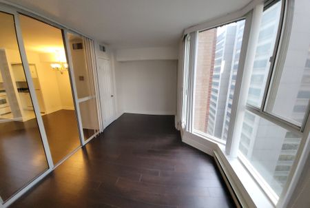 For Lease - 55 Centre Avenue Unit# 2105, Toronto, Ontario - Photo 2