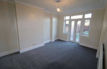 3 bedroom semi-detached house to rent - Photo 2