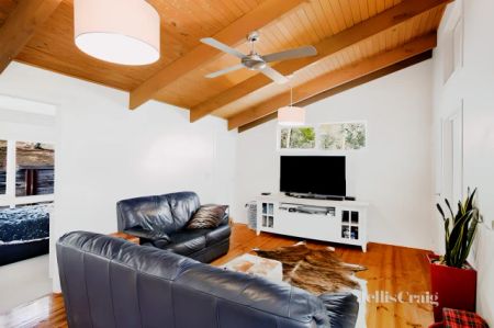 4 Bed, 2 Bath - Photo 2