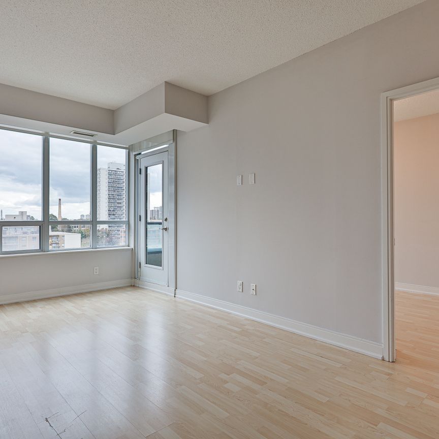 2 Bedrooms + Den - Photo 1