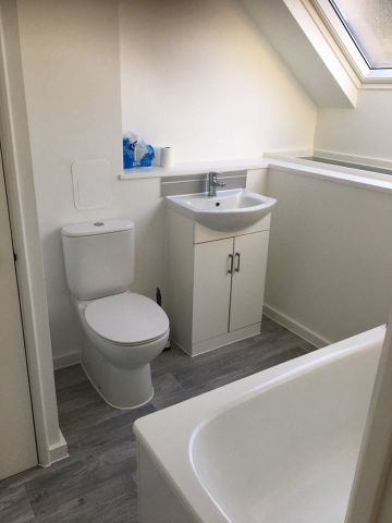 1 Bed Terraced House, Hazle Way, SE1 - Photo 2