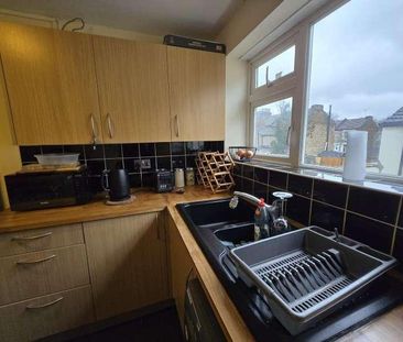 Garfield House, Edmonton, N9 - Photo 2