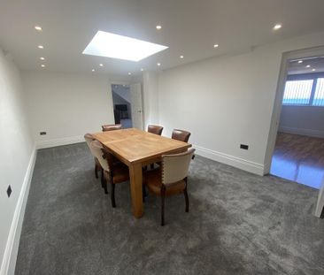 3 bedroom apartment to rent - Photo 3