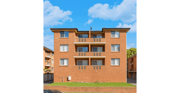 Outstanding 2 Bedroom Unit Available - Photo 1