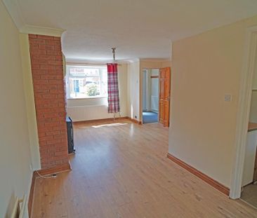 3 bedroom semi-detached house to rent - Photo 2