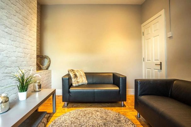 6 bedroom terraced house to rent - Photo 1