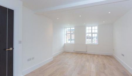 2 bed Apartment - To Let - Photo 4