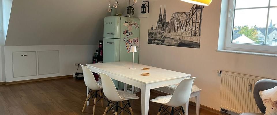 Moderne Dachgeschosswohnung in zentraler Lage von Siegburg - Photo 1