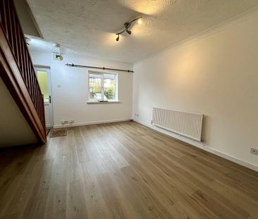 2 bedroom end of terrace house to rent - Photo 1