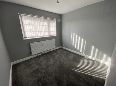 The Oval, Doncaster, Dunscroft - Photo 3