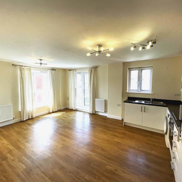 2 bedroom flat to rent - Photo 1