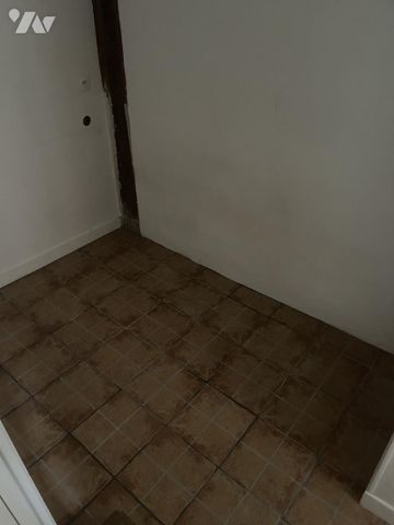 TOURS - PLACE CHATEAUNEUF - DANS IMMEUBLE ANCIEN - APPARTEMENT T1 BIS - Photo 4