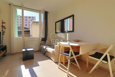 A vendre en exclusivité Appartement Marseille 2 pièces Traversant -Lumineux - Calme - Barnière -Lauze - Photo 2