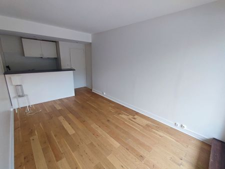 Très Beau Studio en parfait état avec ascenseur et parking - Photo 4