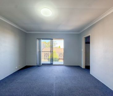 Impeccably presented comes this beautiful, easy to maintain and pri... - Photo 2