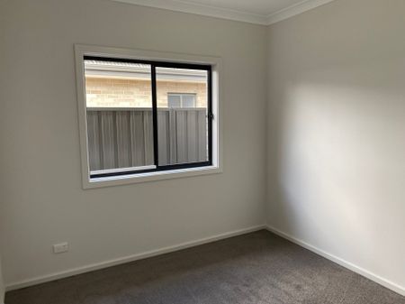 Modern 3 Bedroom Property in Andrews Farm - Photo 4