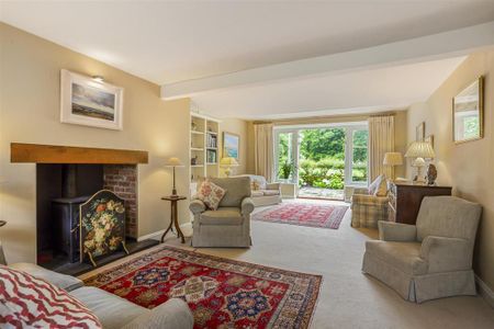 5 bedroom detached house to rent - Photo 4