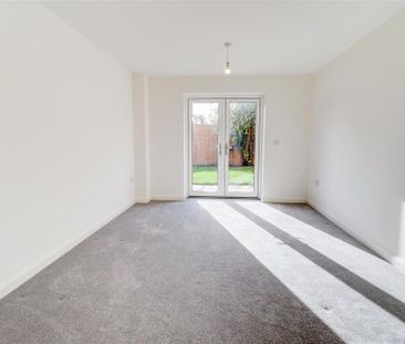 3 bedroom detached house to rent - Photo 3