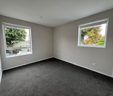 Pet friendly Modern 2BR Townhouse in Addington! - Photo 1