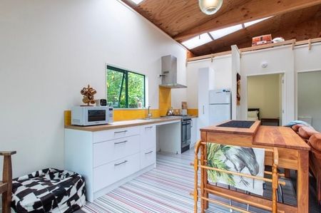 Slice of Paradise in Wine Country - Photo 4