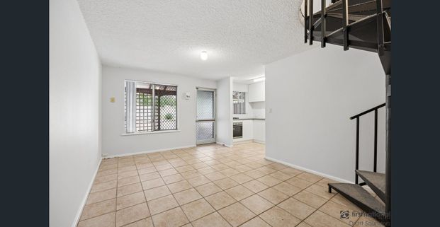 Renovated townhouse - Photo 1