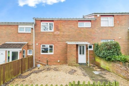 Brighton Hill, RG22 - Photo 2