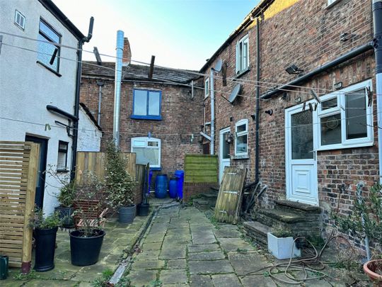 River Street, Macclesfield, Cheshire, SK11 - Photo 1