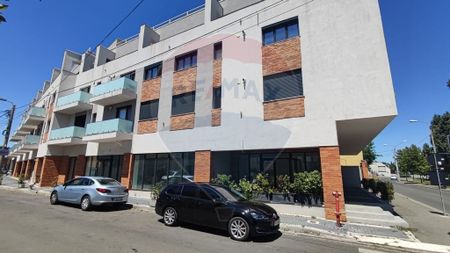 De inchiriat apartament 3 camere lux etaj 1 zona podul Ce... - Photo 2