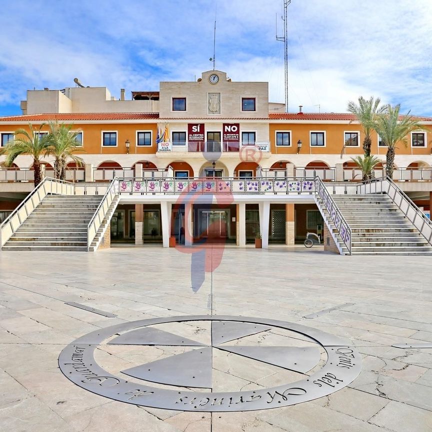 Casa o chalet de alquiler en Calle Vicente Ramos, 6, Pueblo - Photo 1