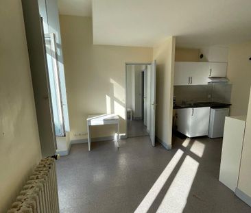 Location Appartement 2 pièces 33m² BORDEAUX 33000 - Photo 3