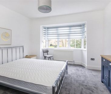 Recently refurbished 1 bedroom furnished apartment is set in the ev... - Photo 3